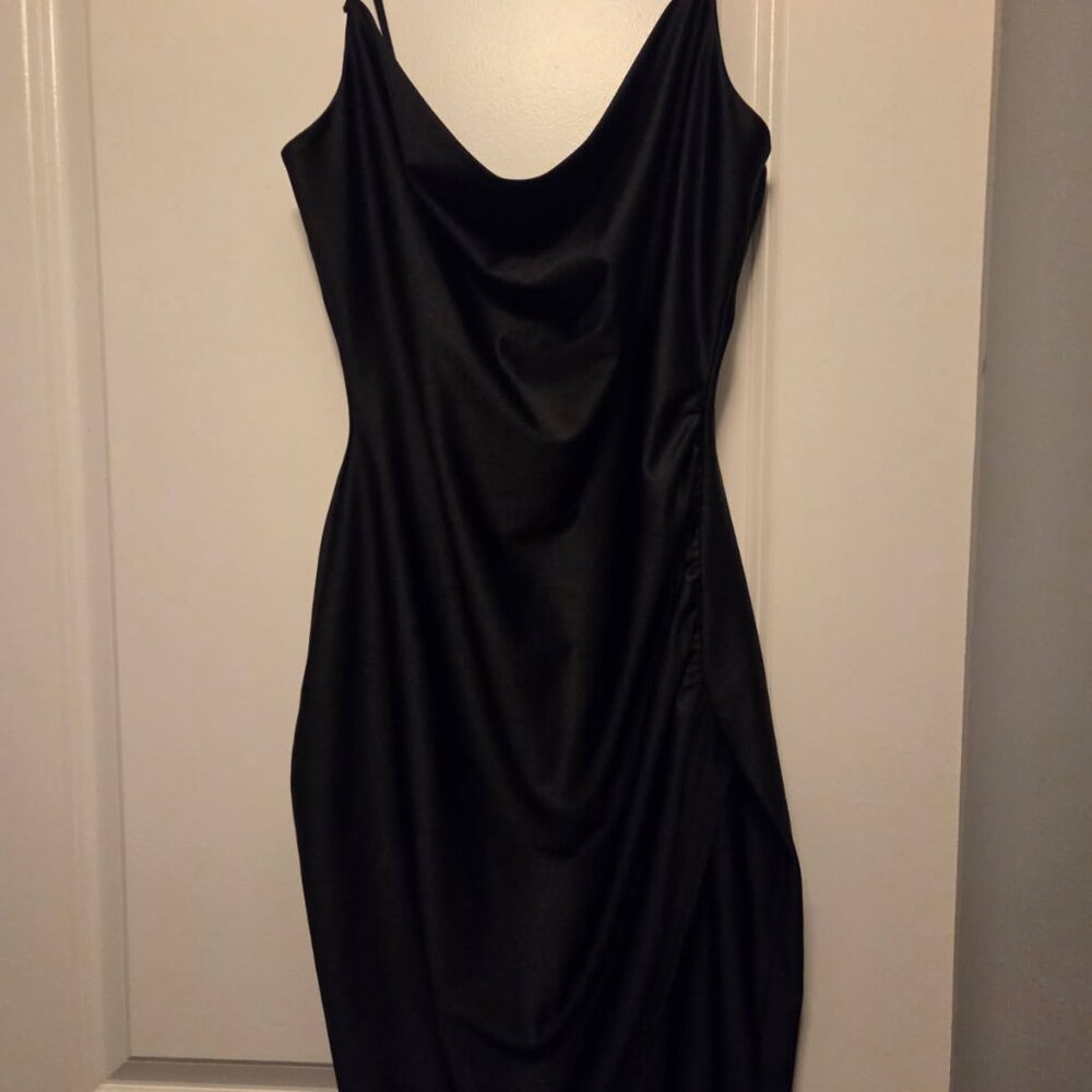 Elegant Black Sleeveless Dress